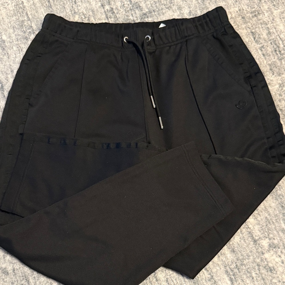 Men’s adidas ADICOLOR BECKENBAUER TRACK PANTS
Medium